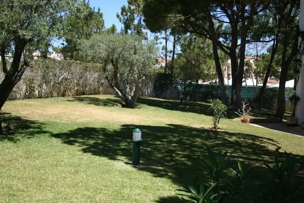 Apartment with 2 Bedrooms in Olhos de Água, with Pool Access, Furnished Garden And Wifi - 200 M From the Beach