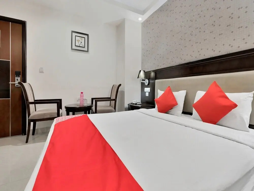 Super Hotel O Rudra Grand