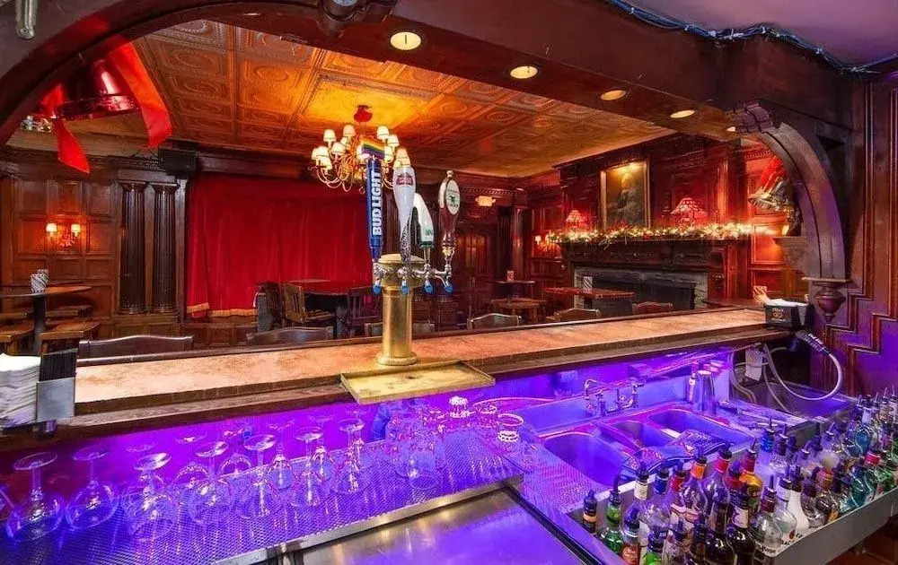 The Raven Resort