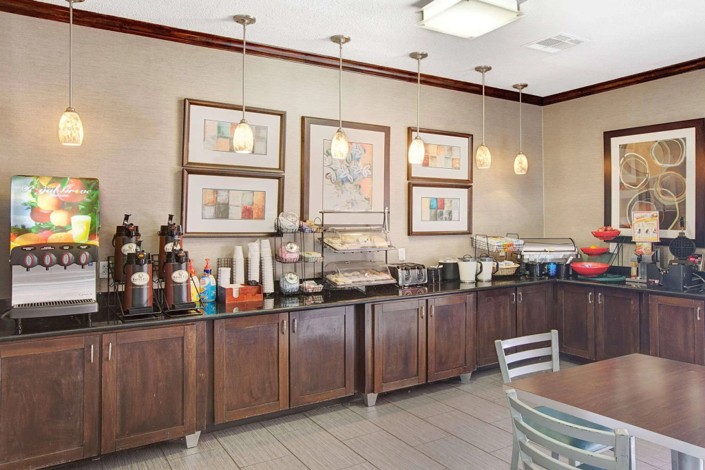 Red Lion Inn & Suites Houston IAH Airport