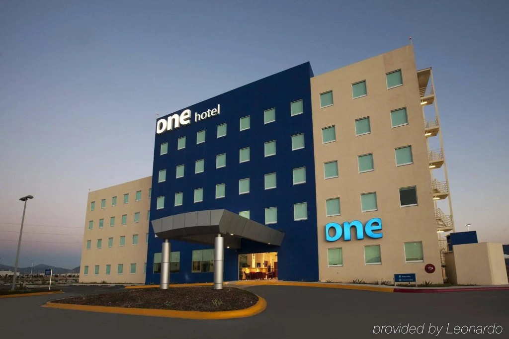One Saltillo Derramadero