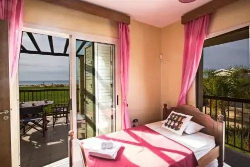 Sunny Coast Villa