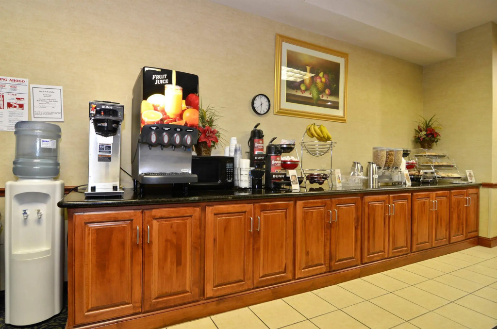 Best Western Plus Lake Dallas Inn & Suites