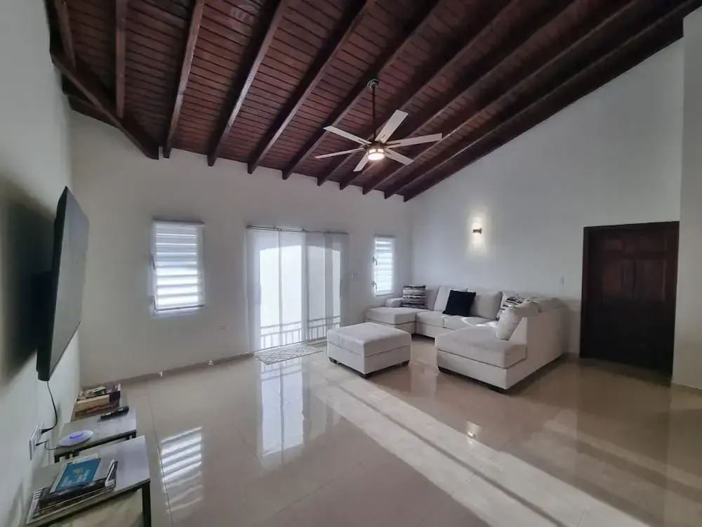 Condo With Pool - Sleeps 8 & bbq Facilities