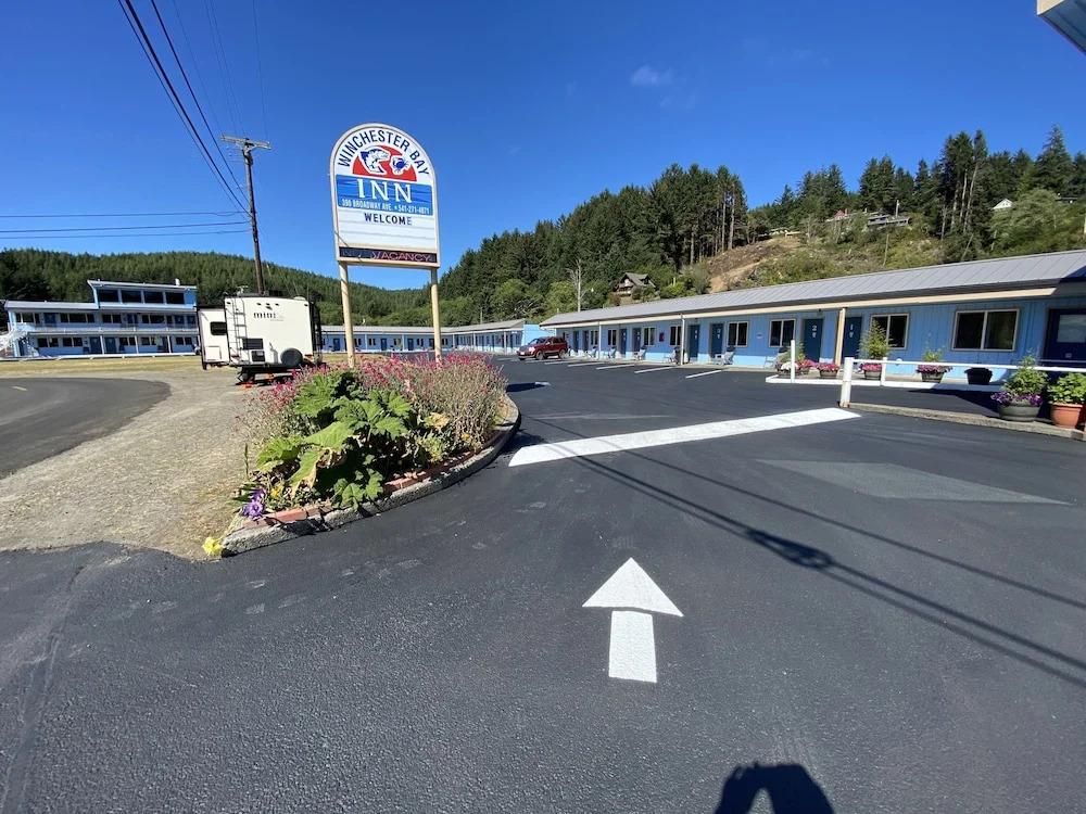 Winchester Bay Inn