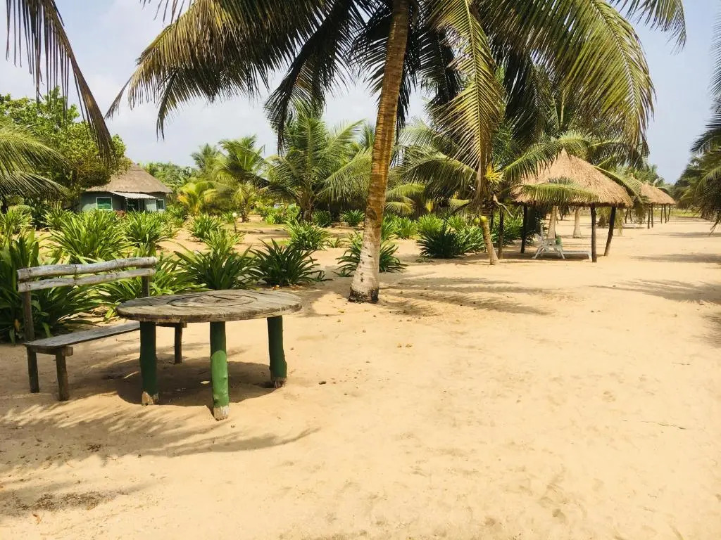 Akwidaa Inn