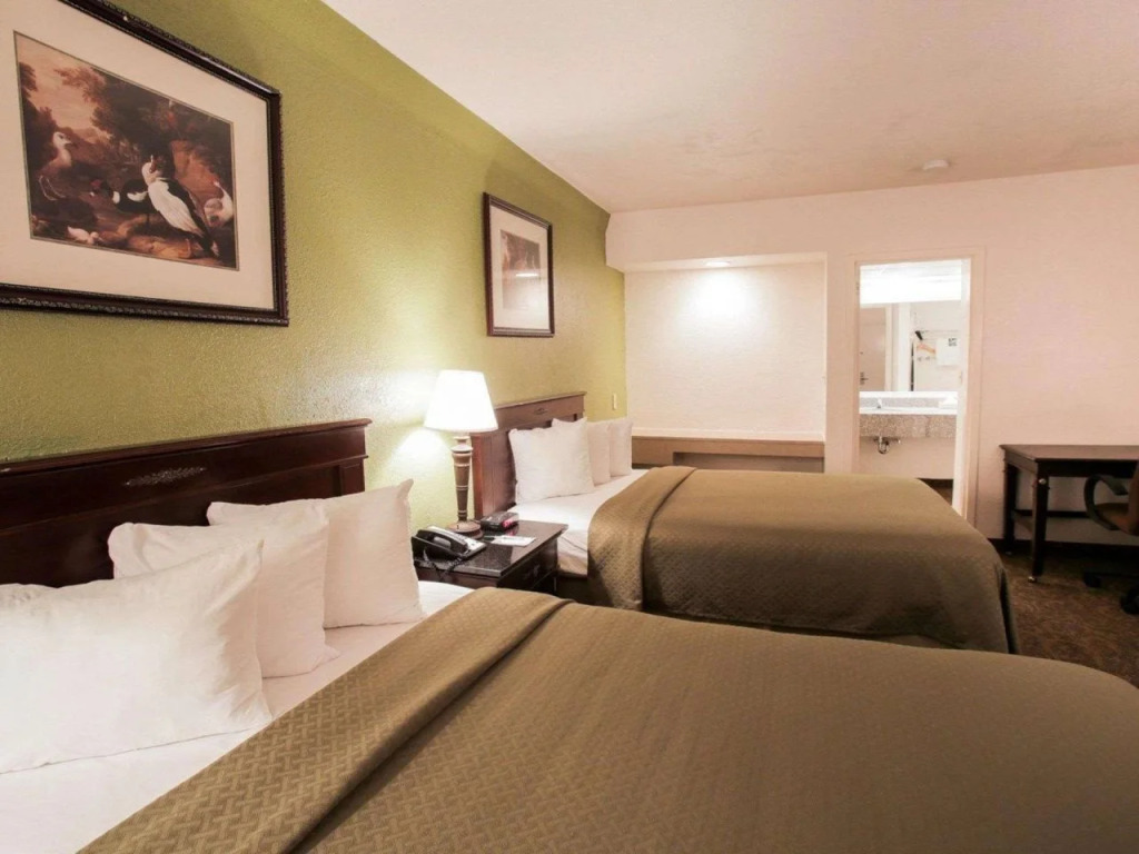 Econo Lodge Austin North near The Domain