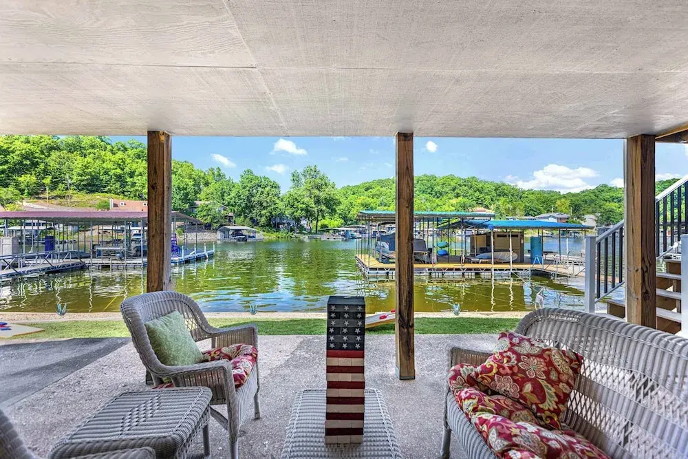 The Lake Shack Waterfront Life