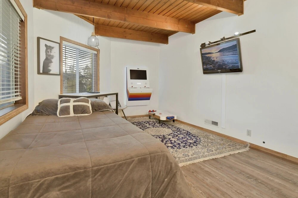 2212-canyon Crest Castle 4 Bedroom Home by Redawning