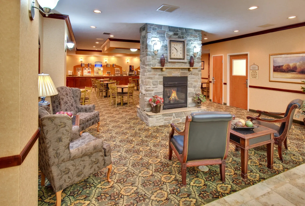 Holiday Inn Express Hotel & Suites Bismarck by IHG