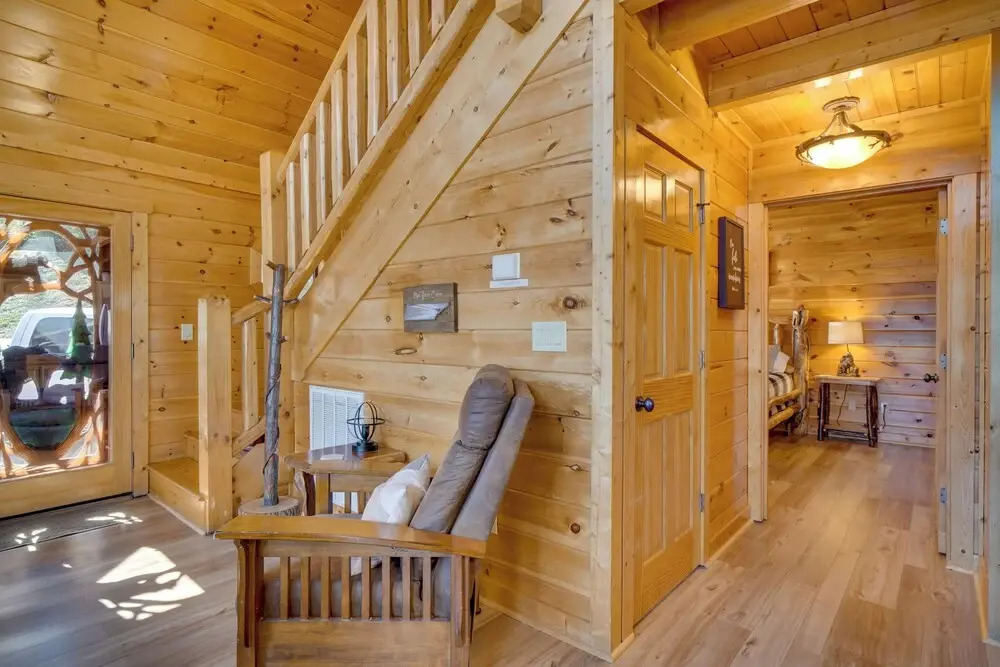 5 Mi to Smoky Mtn Natl Park: Hot Tub Haven!