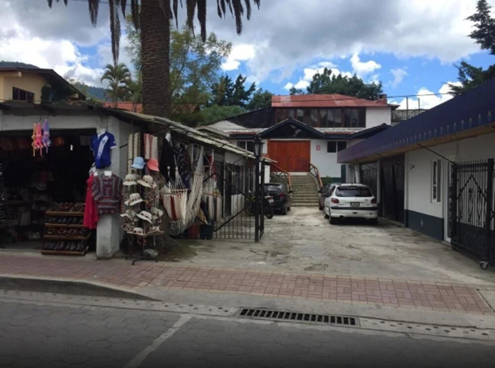 Casa Mamá Tina