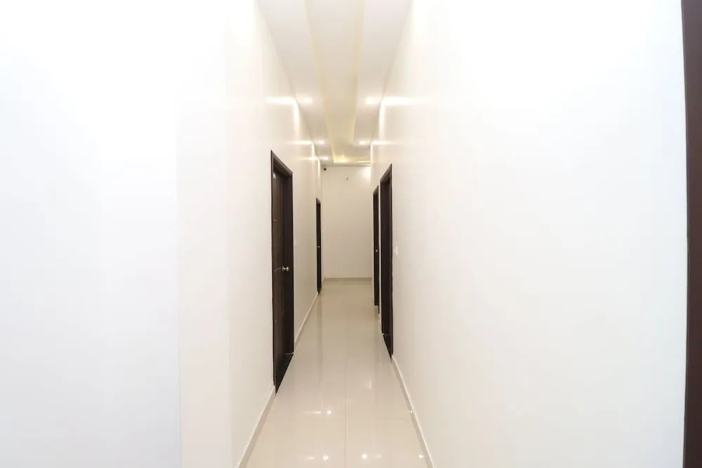 OYO 27989 Shingari Inn