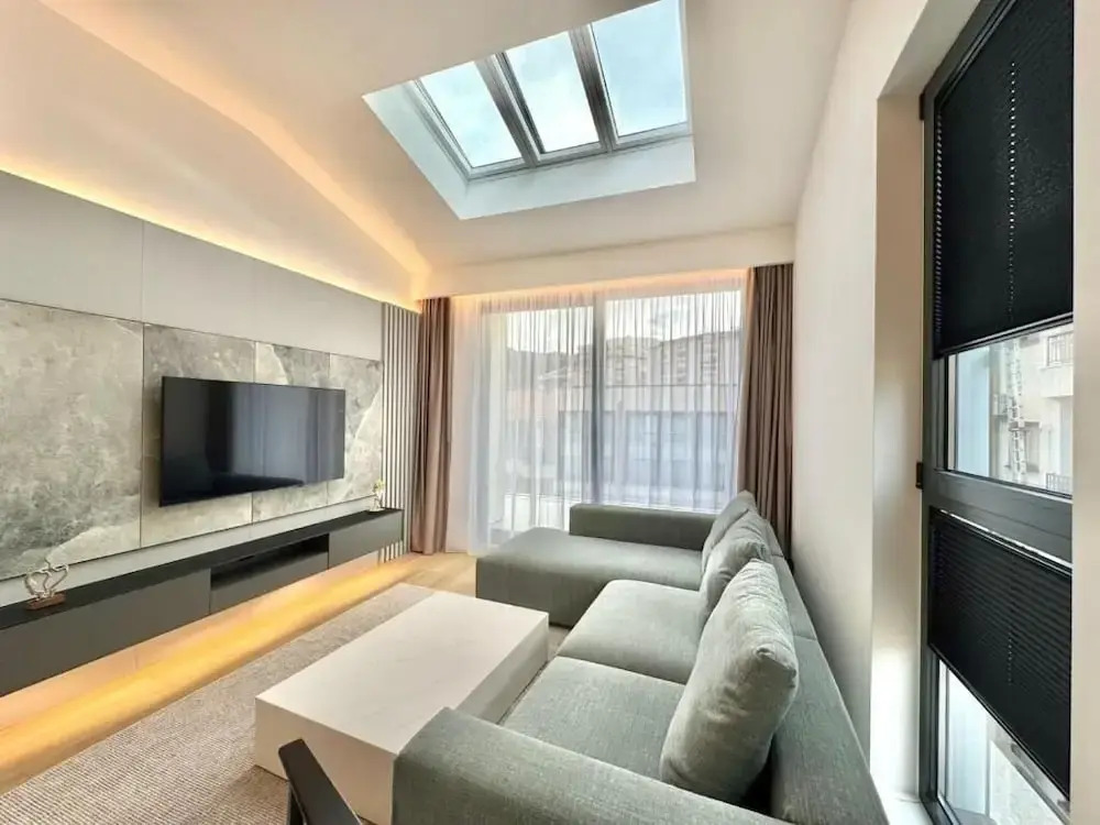 Onia Luxury Escape