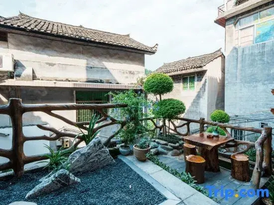 Phoenix Tea Words Listening to Rain River View Homestay (Phoenix Scenic Area Nanhuaqiao Branch)