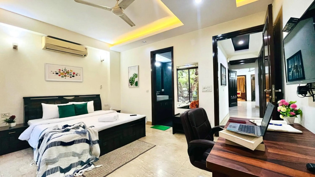 BluO Park Facing 3BHK - Balcony, Lift, Parking