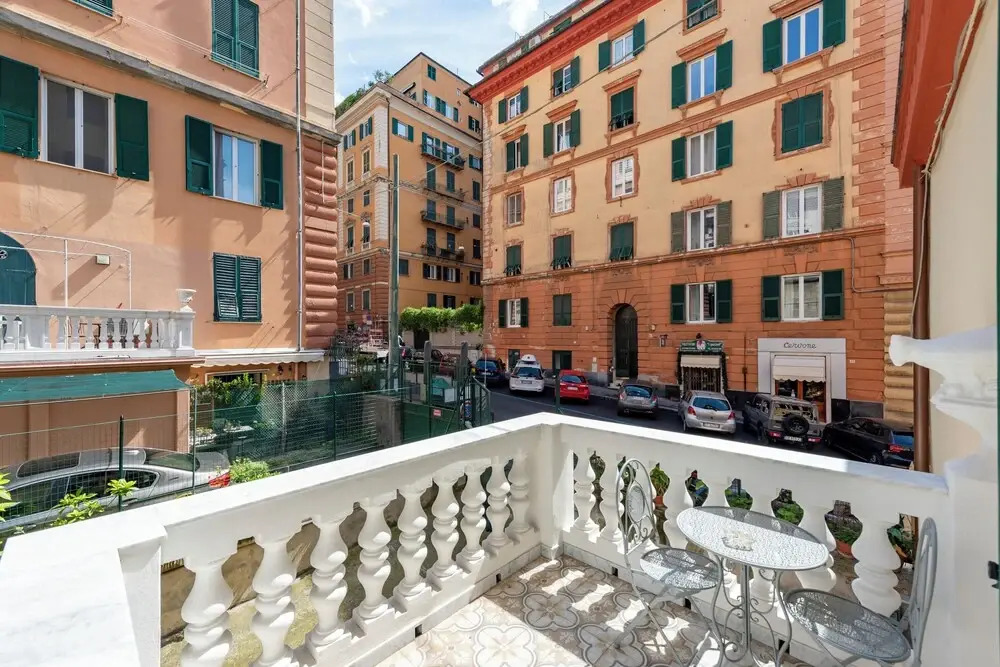 Central Apartment In Genova