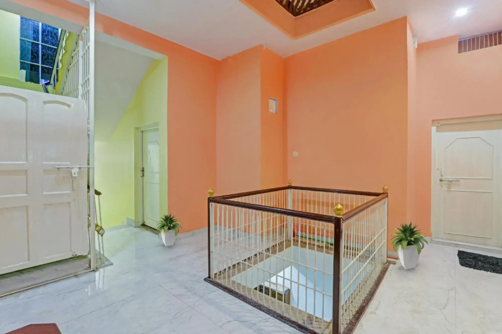 Oyo Flagship 92819 Hotel Surbhi G House