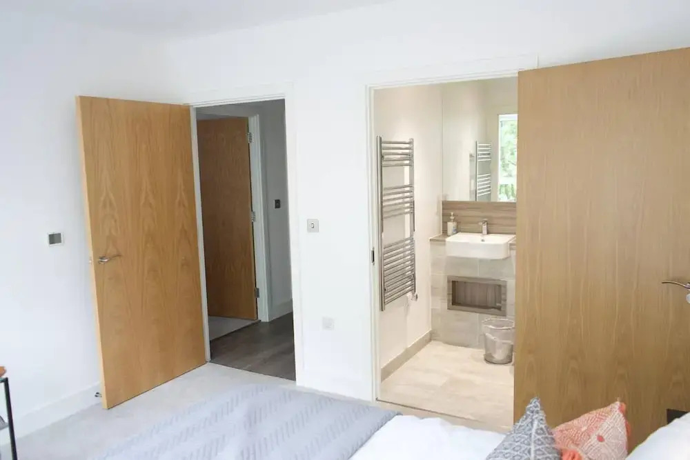 Luxury London Royal Wharf Apartment