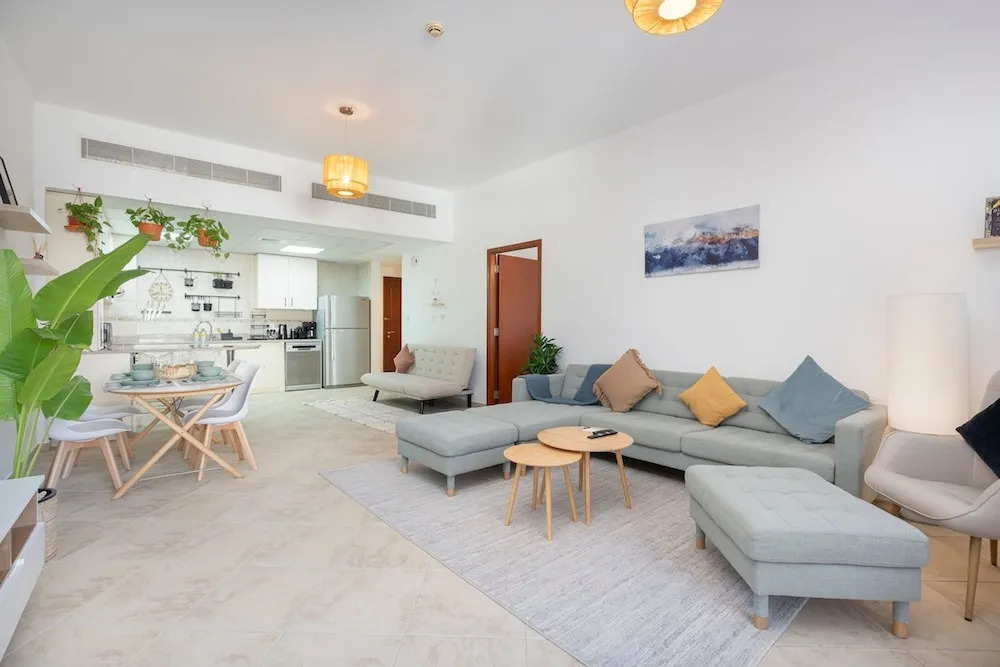 Cozy 1-bedroom Apartment for 5 in Motor City