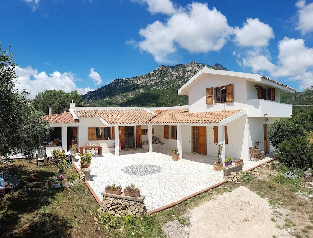 Studio in Cugnana, With Furnished Terrace and Wifi - 5 km From the Bea