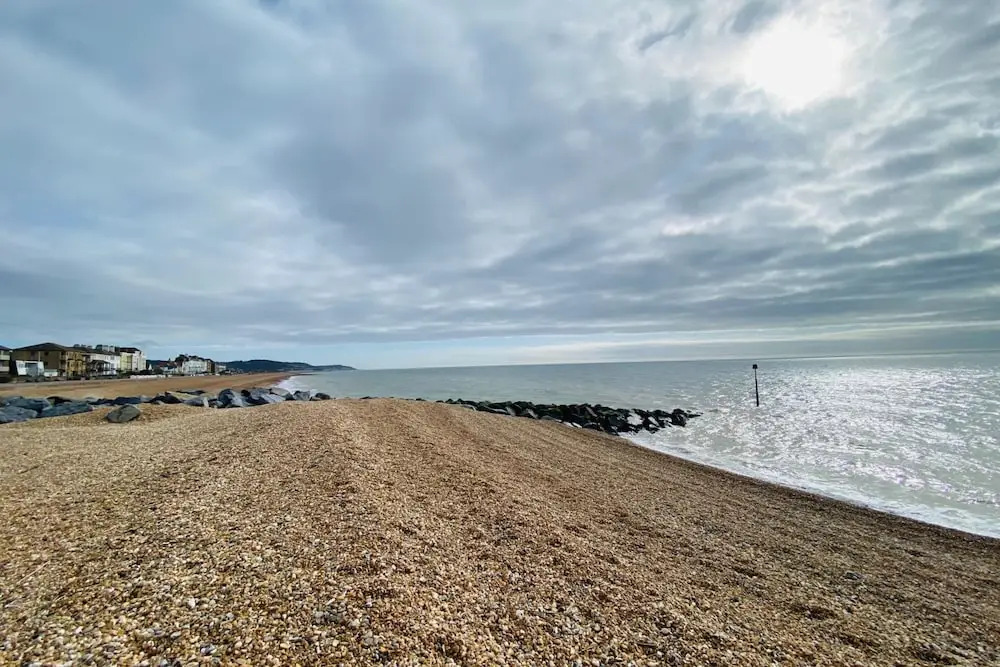 Beachfront Bolthole With Seaview in Idyllic Hythe