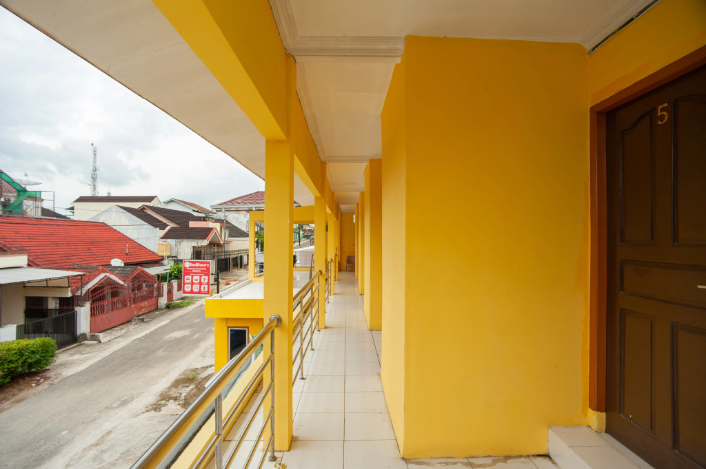 RedDoorz at Jalan Wayhitam Palembang
