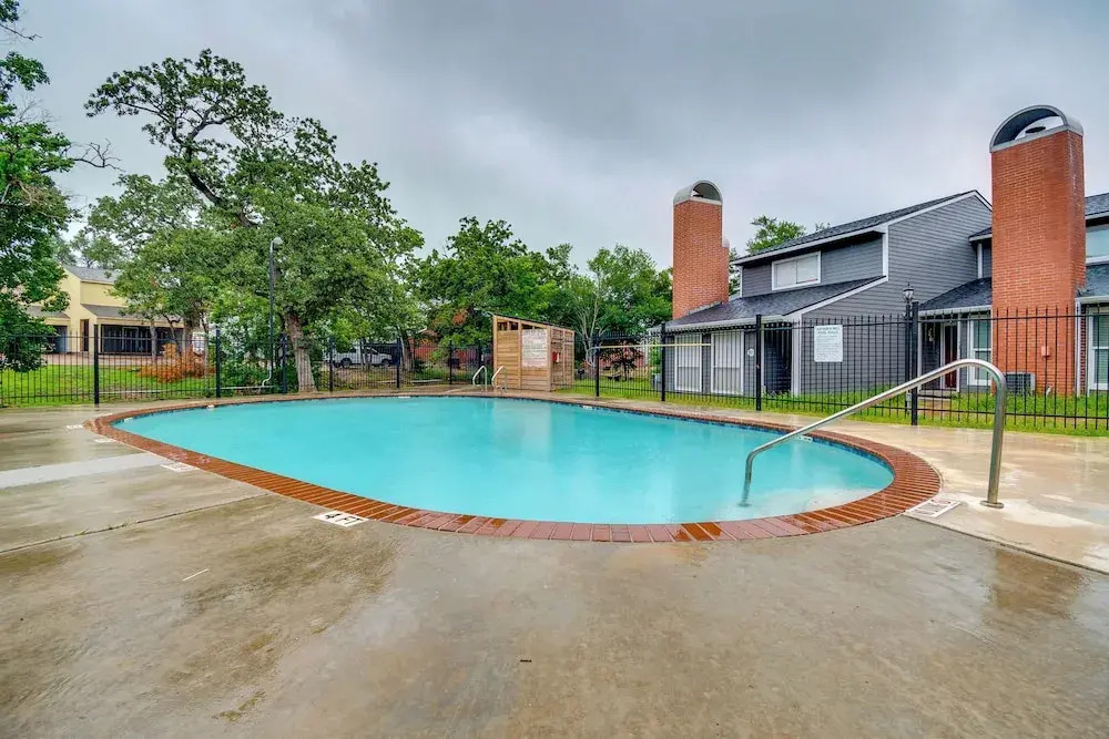 College Station Gem w/ Pool Access Near University
