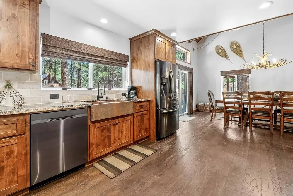 108 - Rustic Ridge Manor