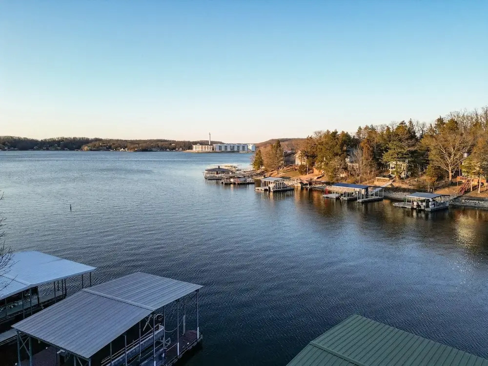 Captivating Views, Amazing Design and Lake Living