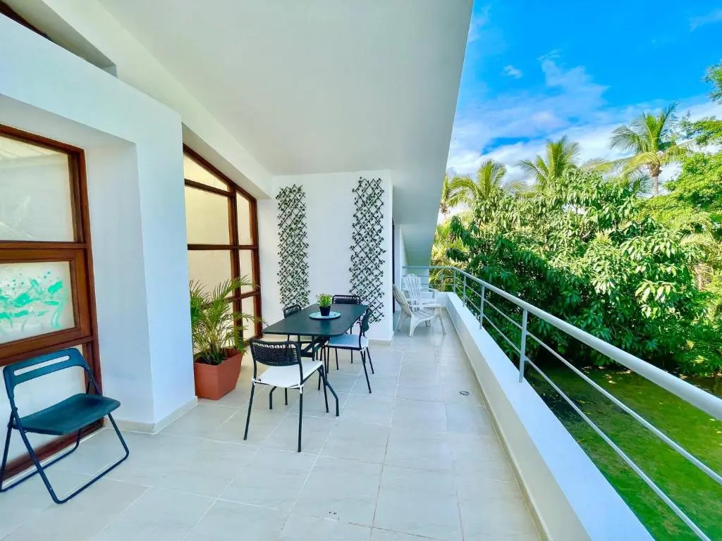 Spacious Trendy Villa At Metro Country Club