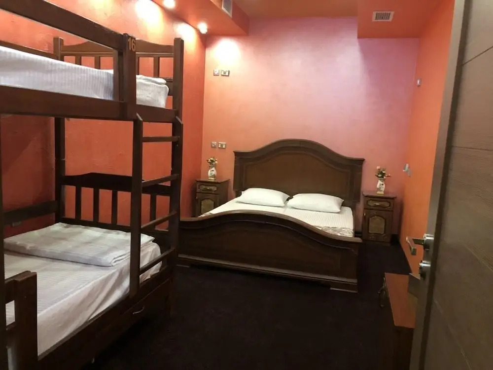 HOTEL N1