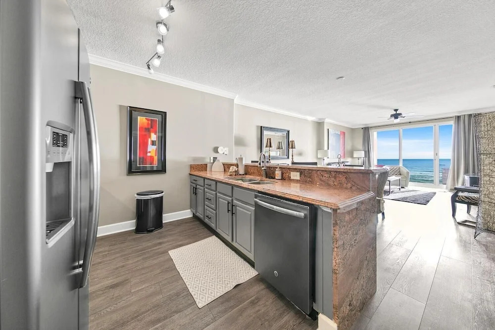 Ocean Reef 704