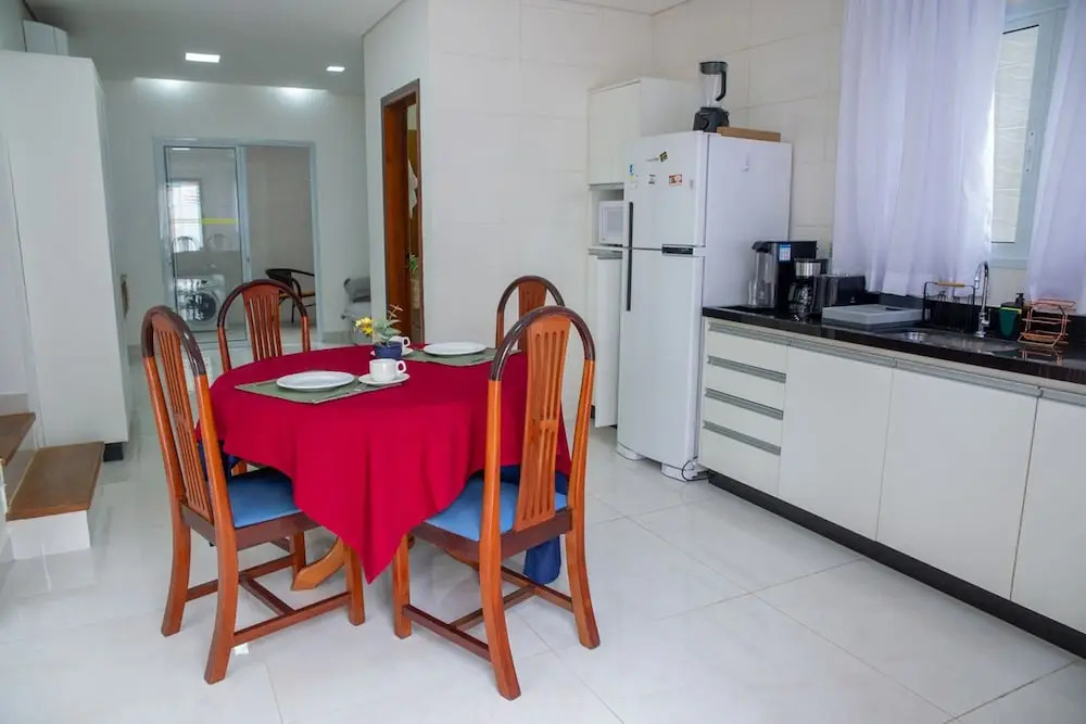 Casa com rea Gourmet a 350m da Praia de Maresias