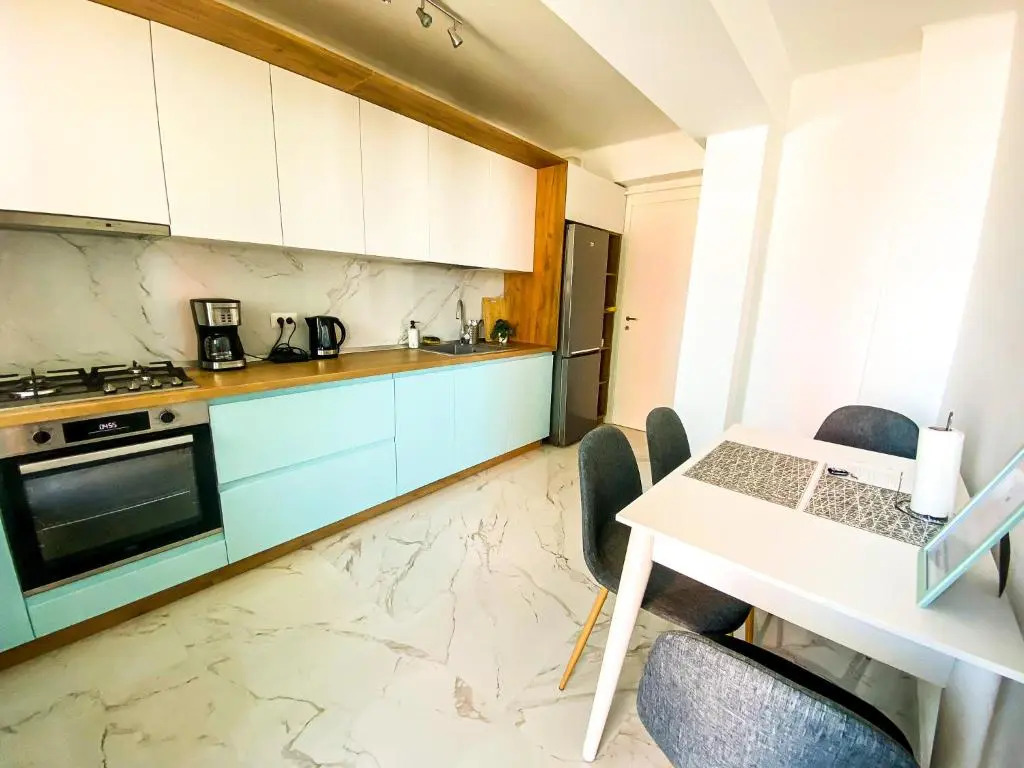 Serene Ambiance 1 BR Apartment with private parking and terrace