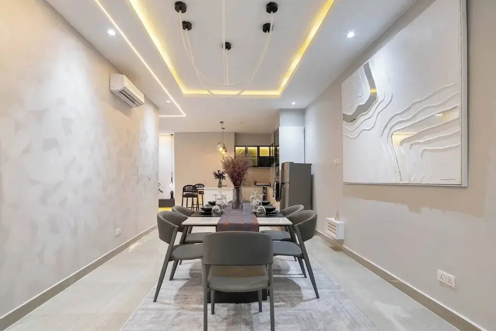 Chic Waterfront 2BR in Lekki Phase 1 - 5 Star Apt