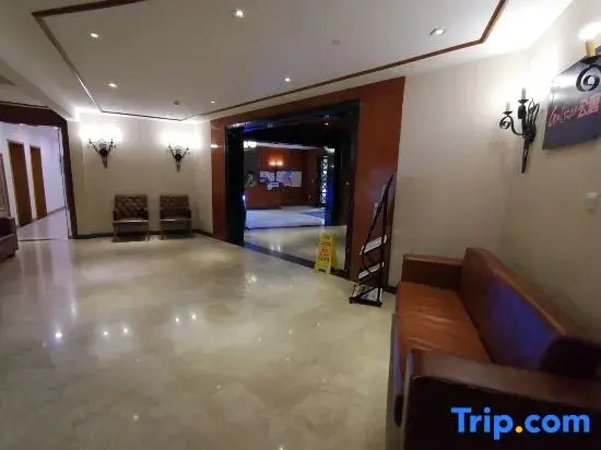 Songming Yujian Resort Hotel