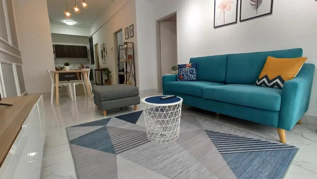 Zulanie Suite Troika Residence, SPACIOUS AND COZY WITH POOL, Free Wifi & Netflix in Golden Triangle of Kota Bharu