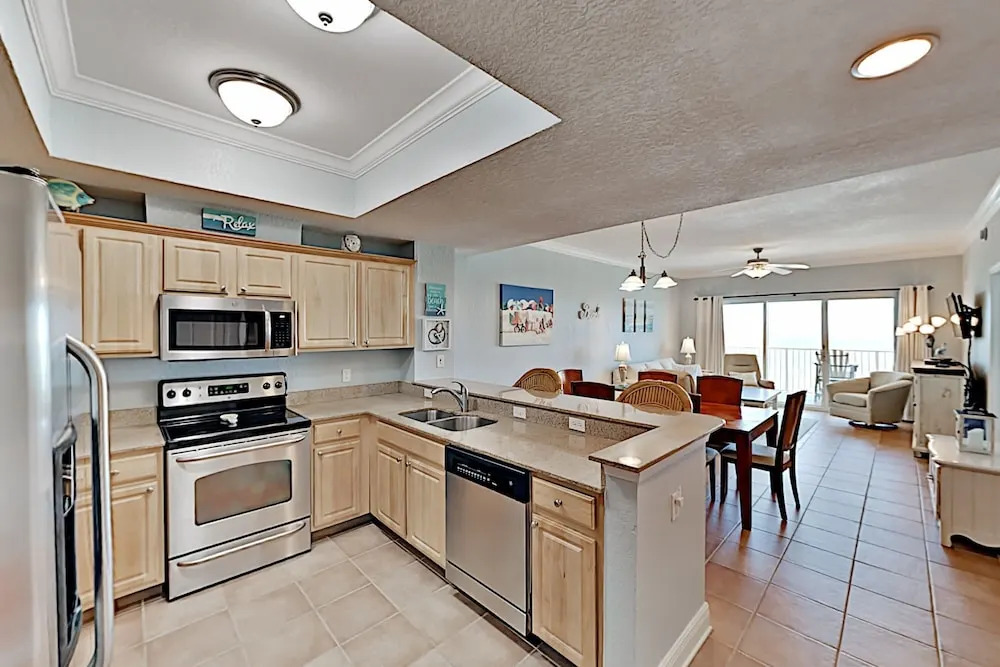 All-suite W/ Gulf-view Balcony & Pool Access 2 Bedroom Condo