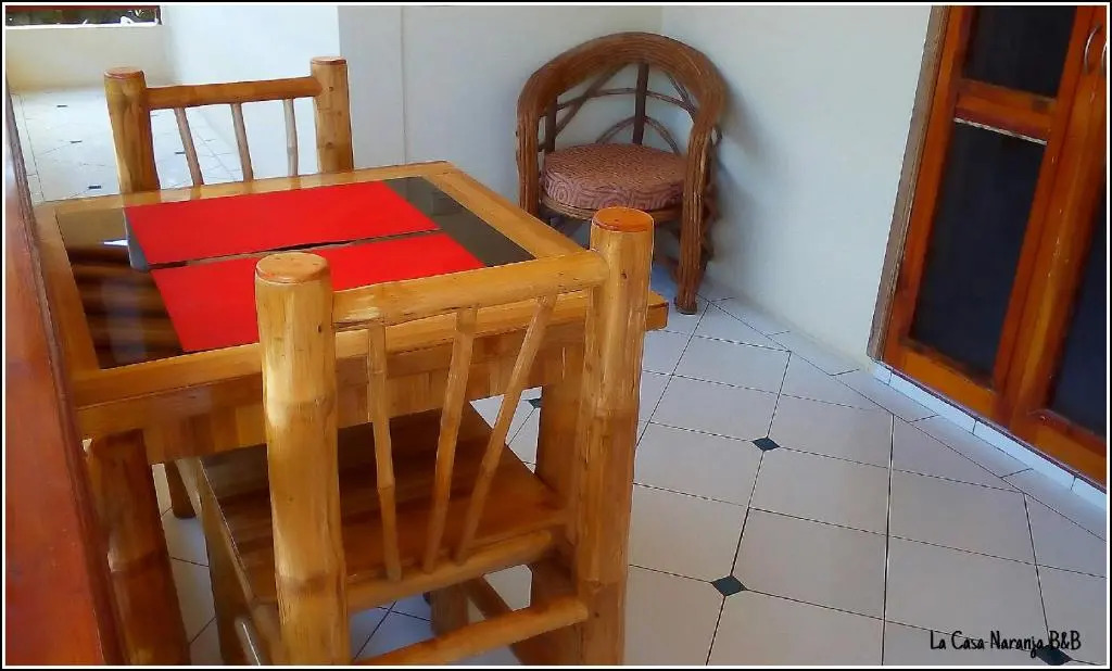 La Casa Naranja Hostal