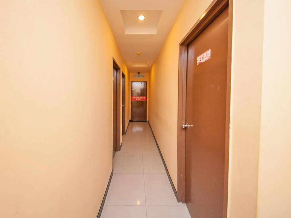 OYO Rooms Kampung Air Taxi Station