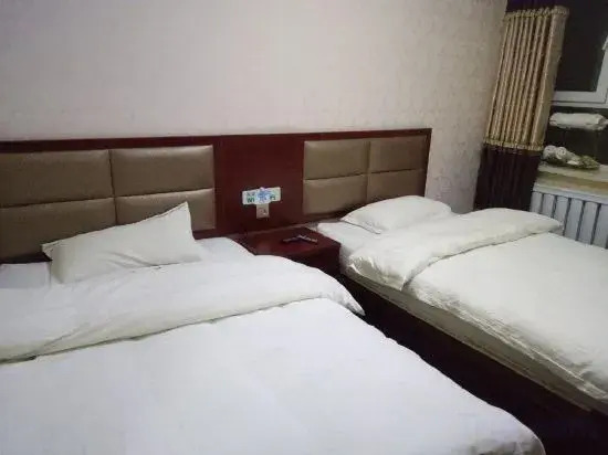 Urumqi West Road Hotel