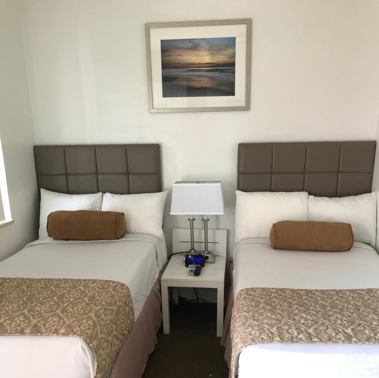 Beach Place Hotel