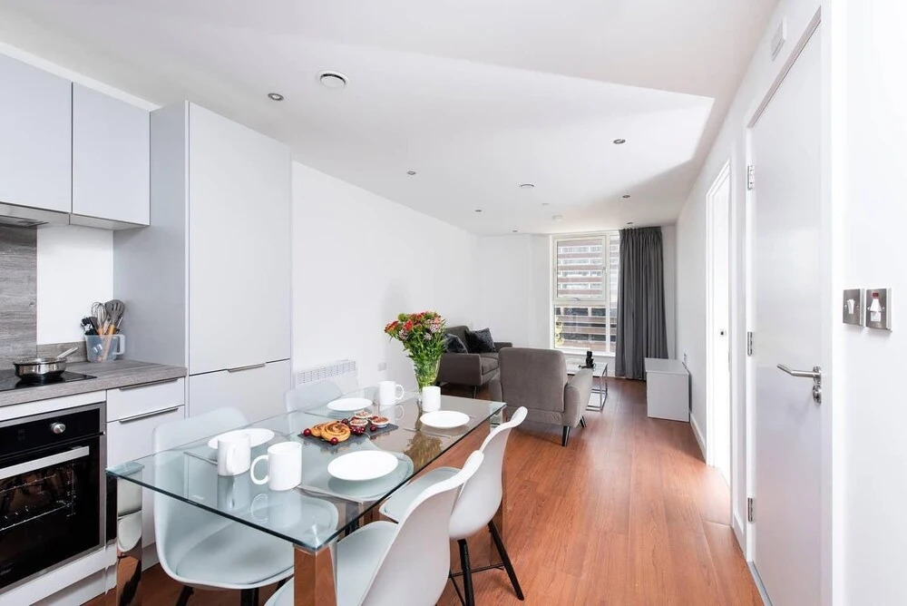 Contemporary and Stylish 1BR flat
