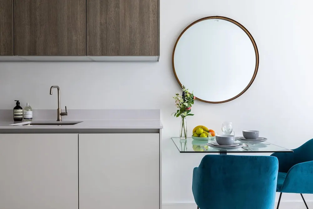 Luxury 1 Bed Apartment in Olympia Kensington