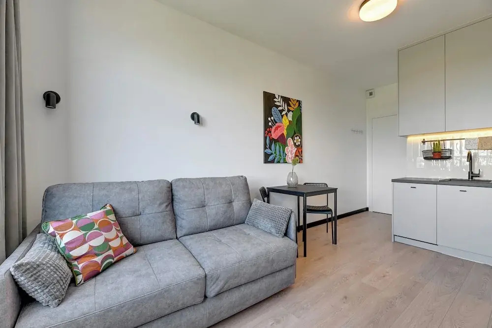 DOKI Living & Foodhall by Downtown Apartments