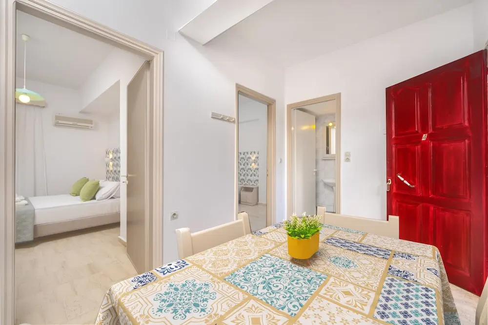 Pyrgaraki Studios and Apartments