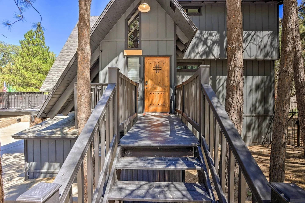 Luxe Timberland Villa w/ Lake Arrowhead Access