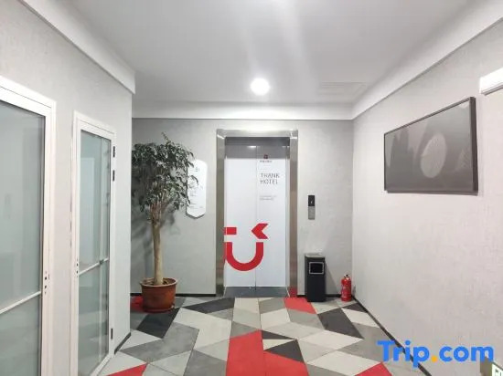 Shankee Hotel (Zhoukou Renmin Road Wuyi Square Hotel)