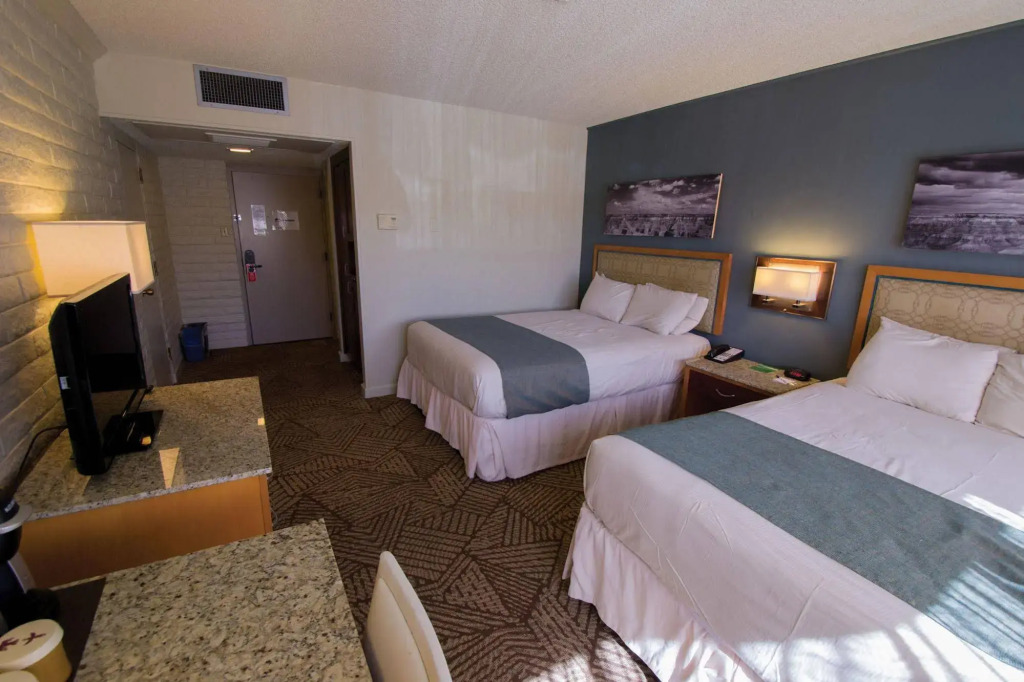Kachina Lodge - Inside the Park